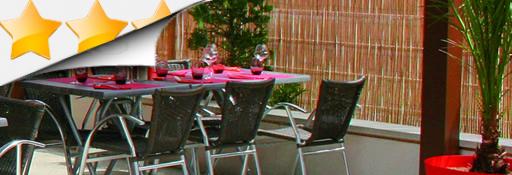 Table de groupe en terrasse